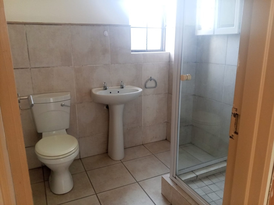 1 Bedroom Property for Sale in Kosmosdal Gauteng