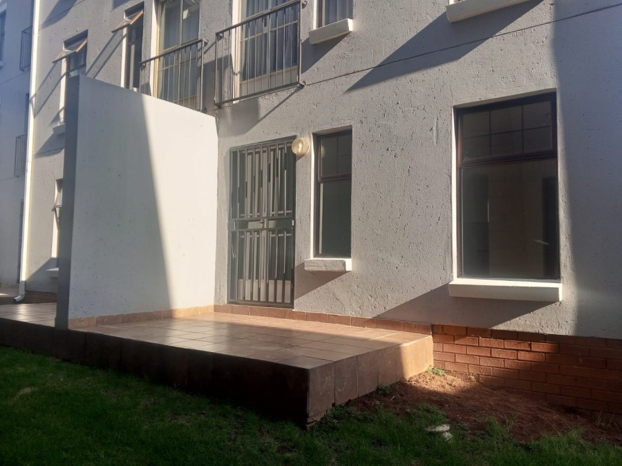 1 Bedroom Property for Sale in Kosmosdal Gauteng