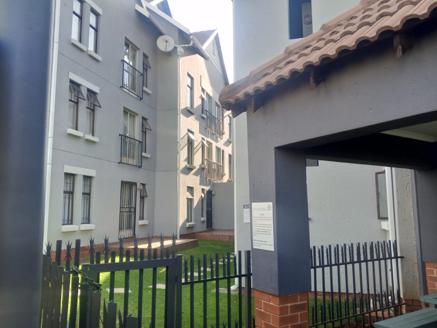 1 Bedroom Property for Sale in Kosmosdal Gauteng