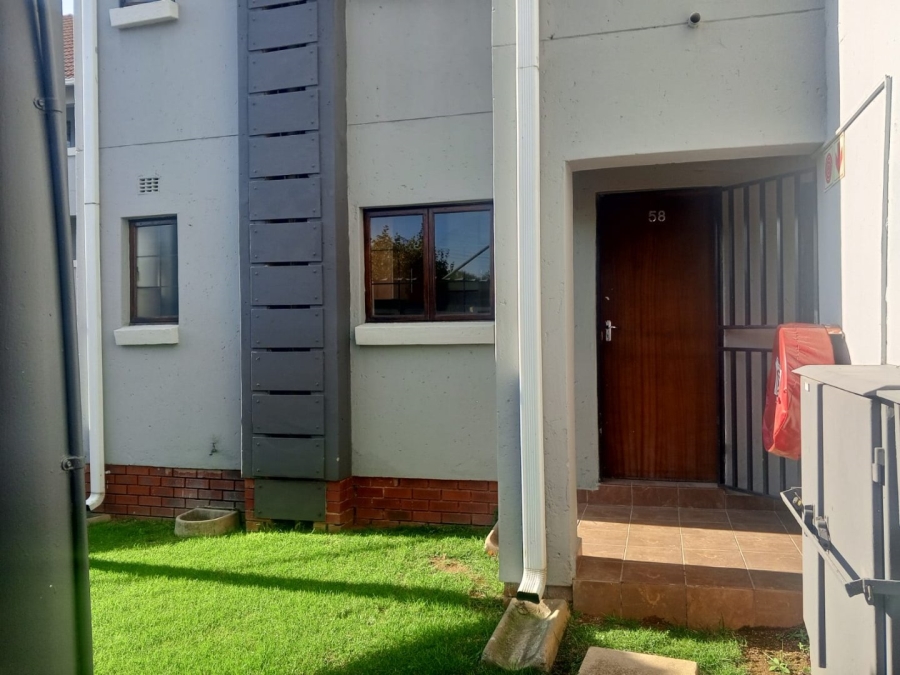 1 Bedroom Property for Sale in Kosmosdal Gauteng
