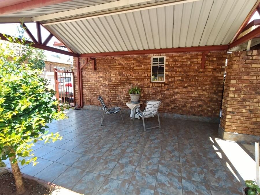 3 Bedroom Property for Sale in Theresa Park Gauteng