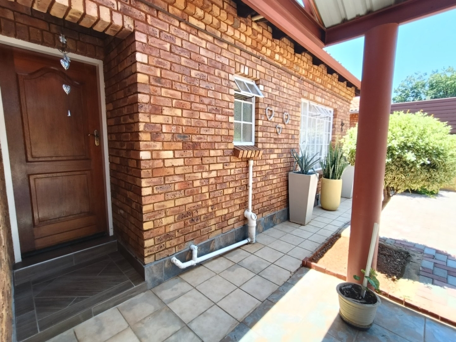 3 Bedroom Property for Sale in Theresa Park Gauteng