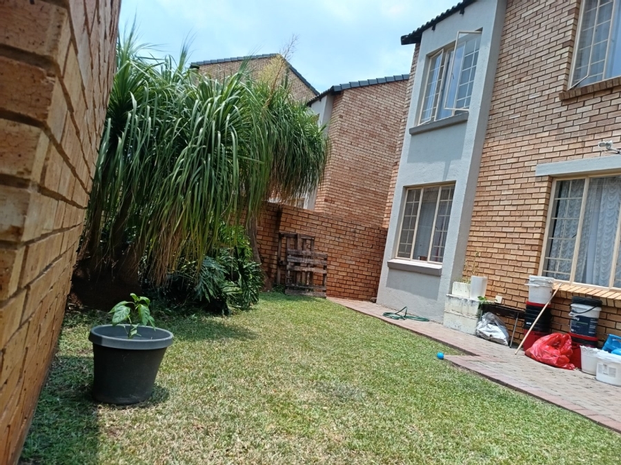 2 Bedroom Property for Sale in Monavoni A H Gauteng