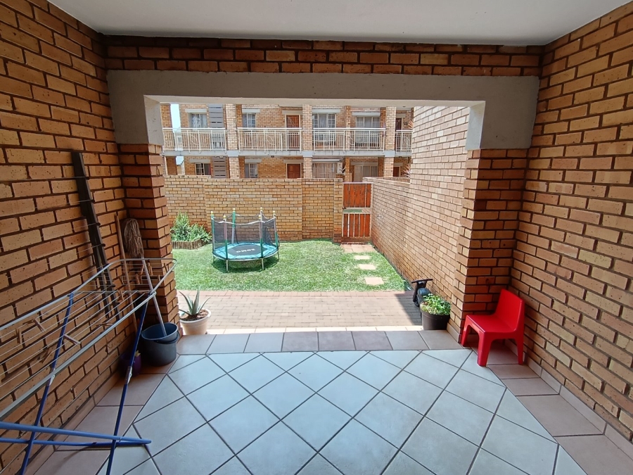 2 Bedroom Property for Sale in Monavoni A H Gauteng