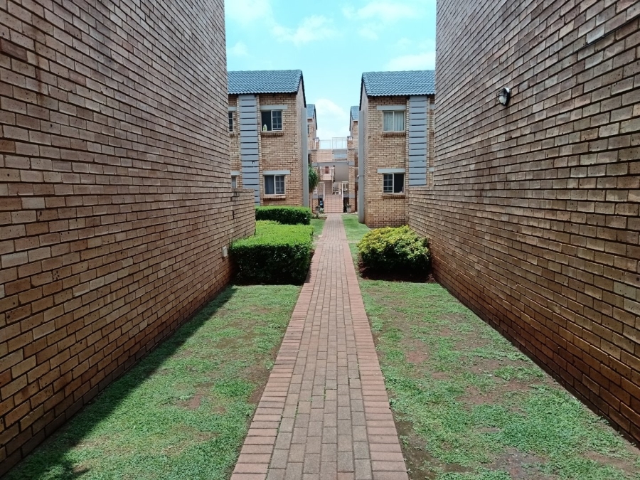 2 Bedroom Property for Sale in Monavoni A H Gauteng