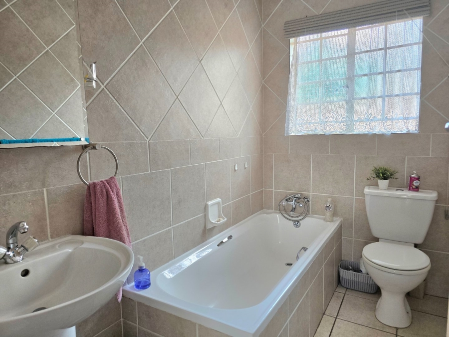 2 Bedroom Property for Sale in Equestria Gauteng