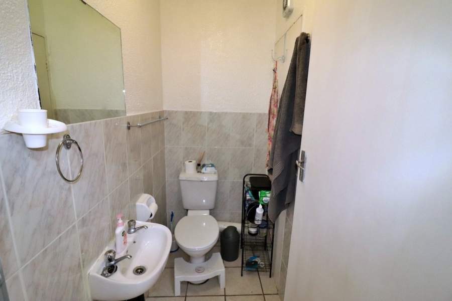 2 Bedroom Property for Sale in Primrose Hill Gauteng