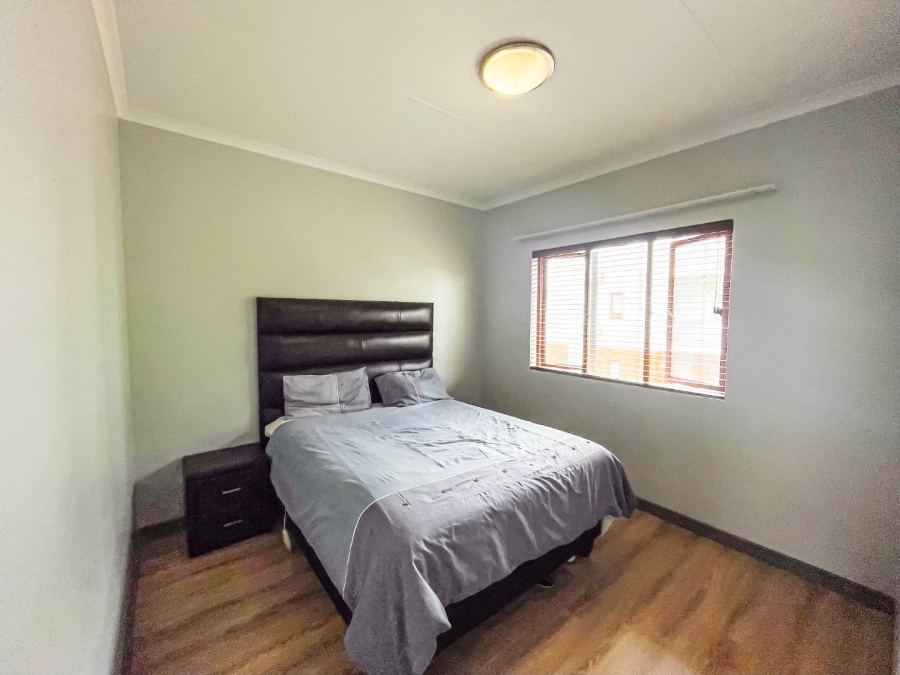 2 Bedroom Property for Sale in Blue Hills AH Gauteng