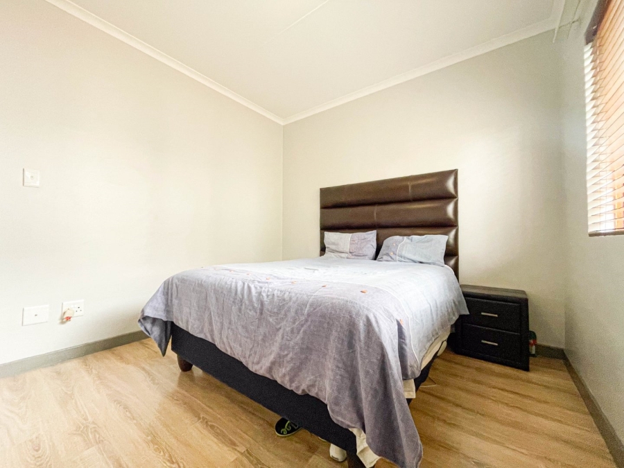 2 Bedroom Property for Sale in Blue Hills AH Gauteng