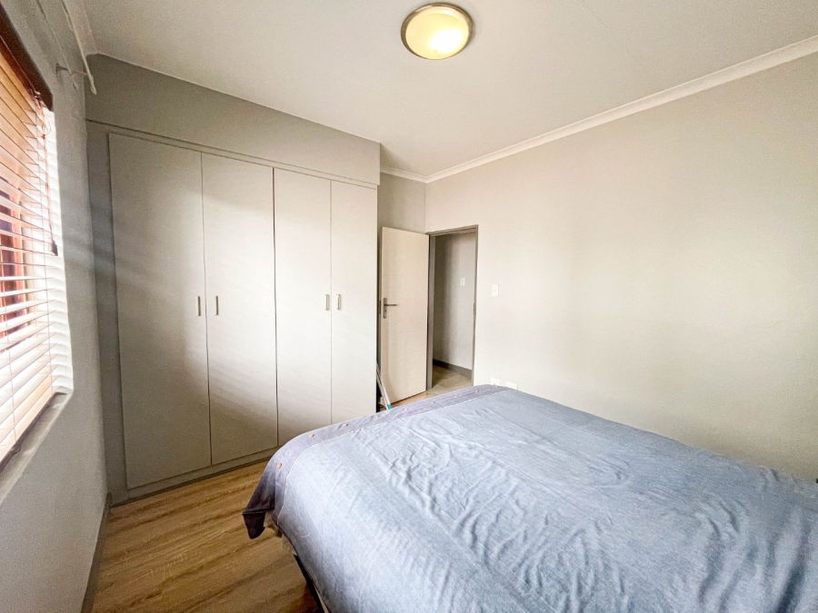 2 Bedroom Property for Sale in Blue Hills AH Gauteng