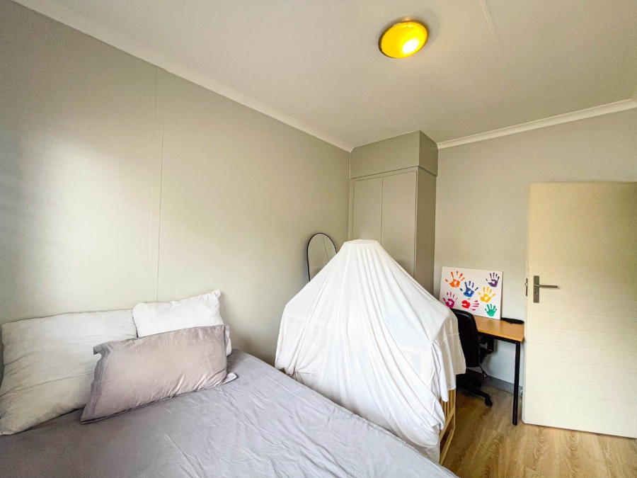 2 Bedroom Property for Sale in Blue Hills AH Gauteng