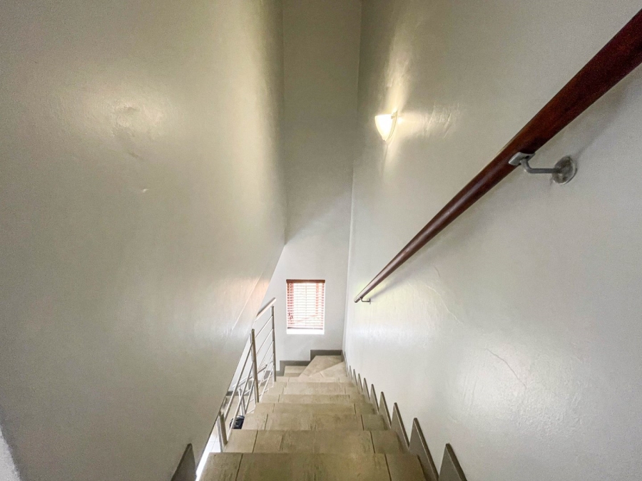 2 Bedroom Property for Sale in Blue Hills AH Gauteng