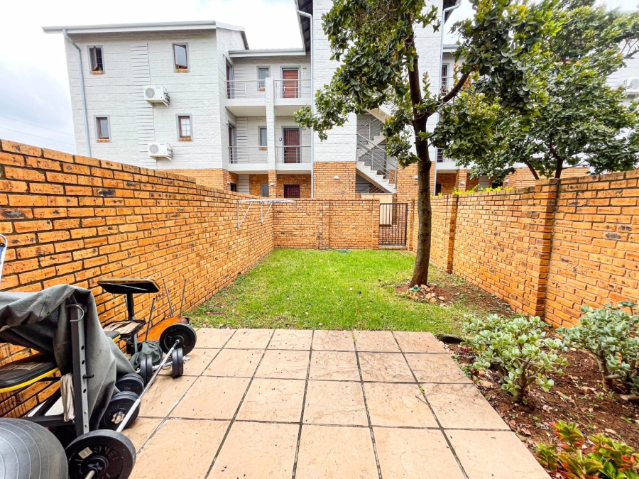 2 Bedroom Property for Sale in Blue Hills AH Gauteng