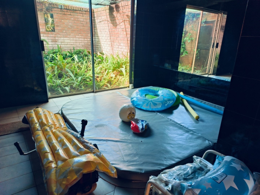 Commercial Property for Sale in Raslouw A H Gauteng