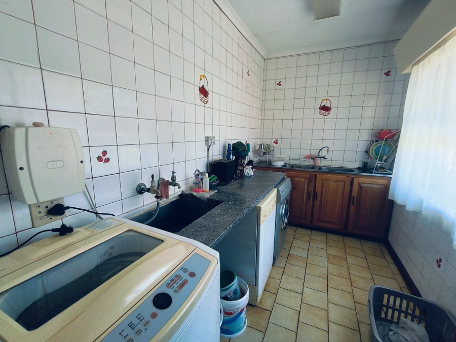 Commercial Property for Sale in Raslouw A H Gauteng