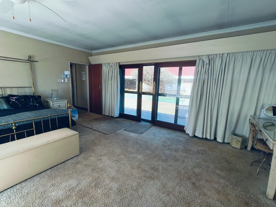 Commercial Property for Sale in Raslouw A H Gauteng