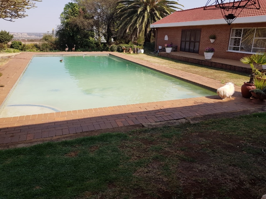 Commercial Property for Sale in Raslouw A H Gauteng