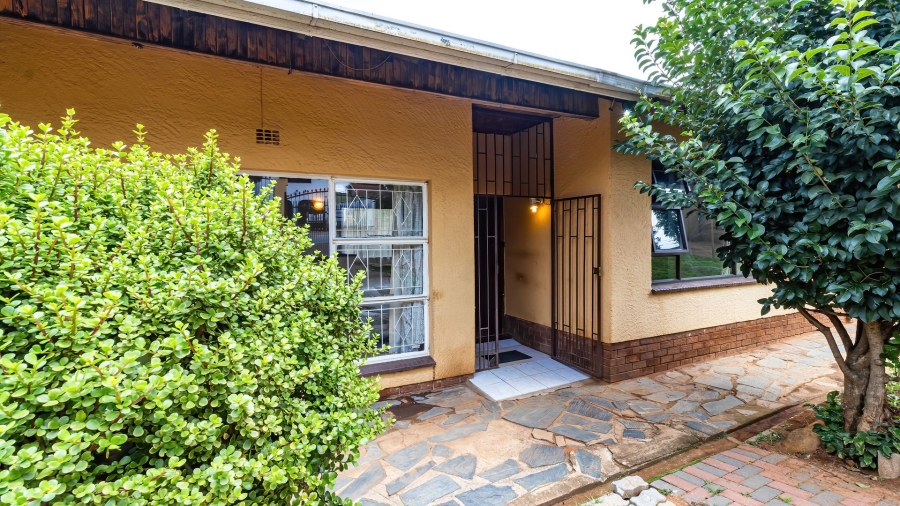 3 Bedroom Property for Sale in Glenanda Gauteng
