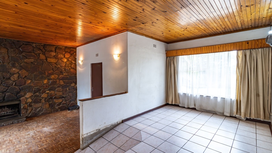 3 Bedroom Property for Sale in Glenanda Gauteng