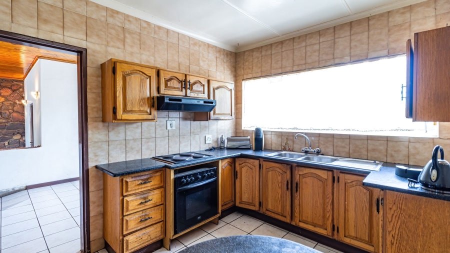 3 Bedroom Property for Sale in Glenanda Gauteng