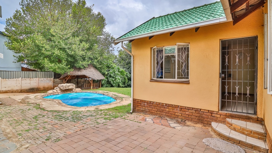 3 Bedroom Property for Sale in Glenanda Gauteng