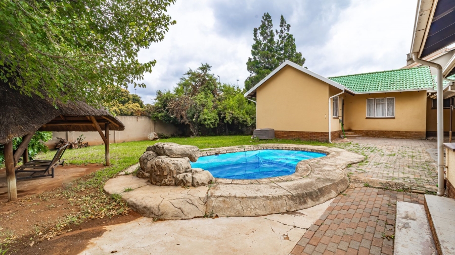 3 Bedroom Property for Sale in Glenanda Gauteng