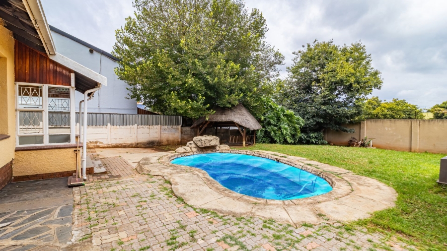 3 Bedroom Property for Sale in Glenanda Gauteng