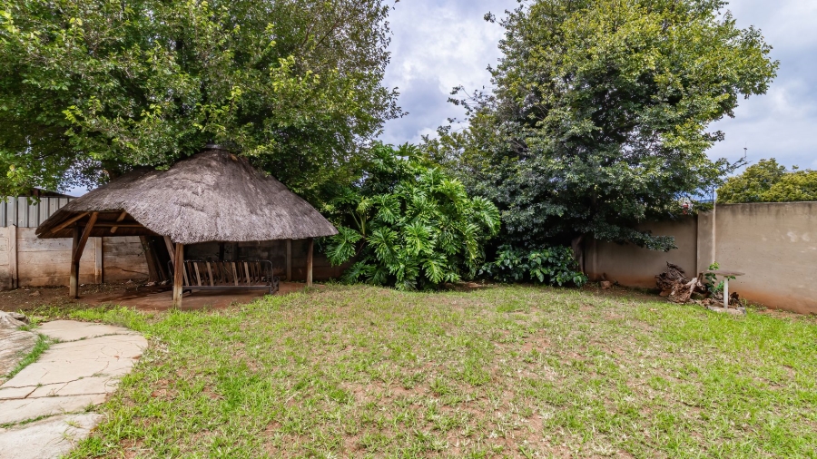 3 Bedroom Property for Sale in Glenanda Gauteng