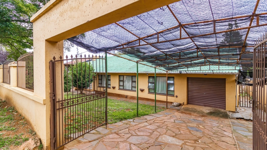 3 Bedroom Property for Sale in Glenanda Gauteng