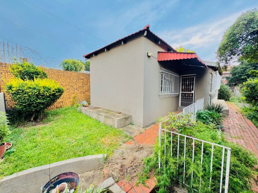 7 Bedroom Property for Sale in Kensington Gauteng