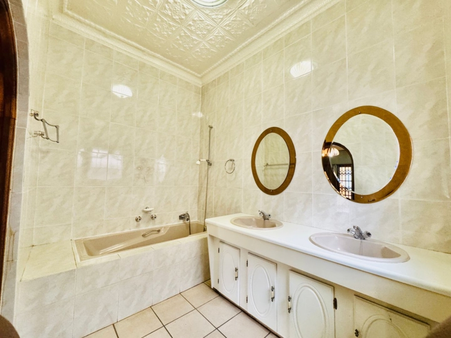 7 Bedroom Property for Sale in Kensington Gauteng