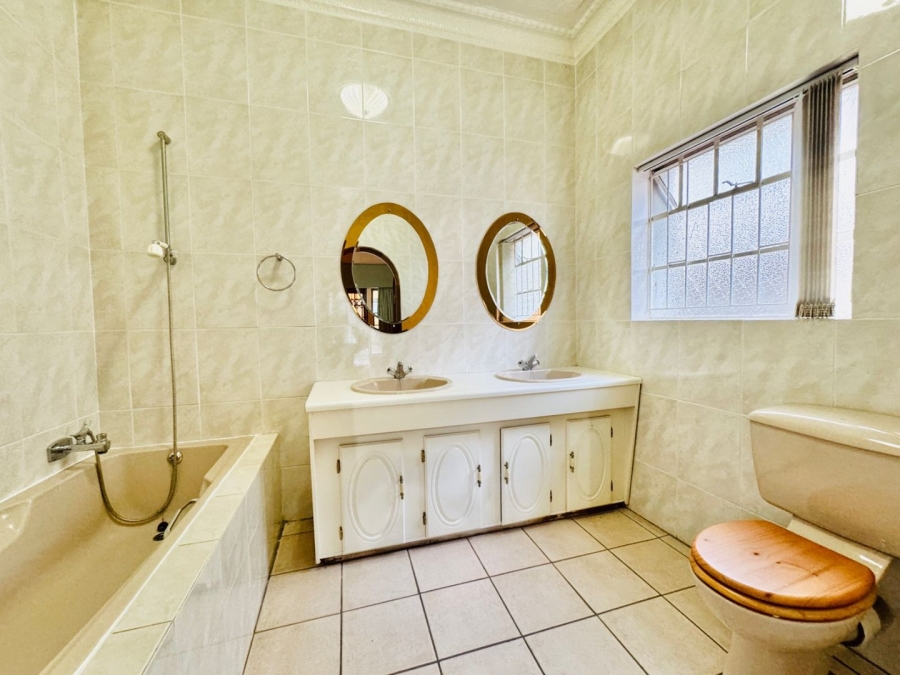 7 Bedroom Property for Sale in Kensington Gauteng