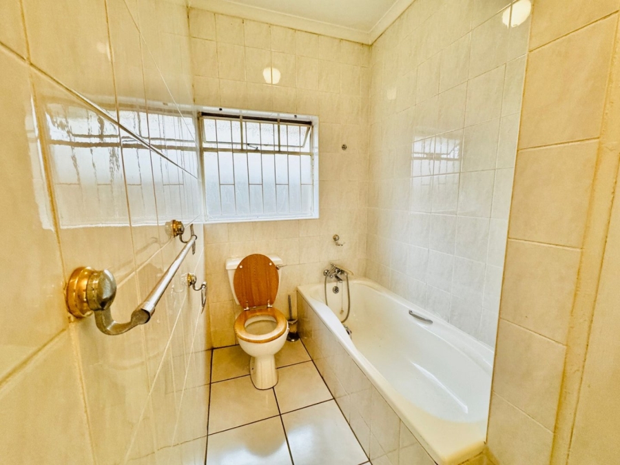 7 Bedroom Property for Sale in Kensington Gauteng