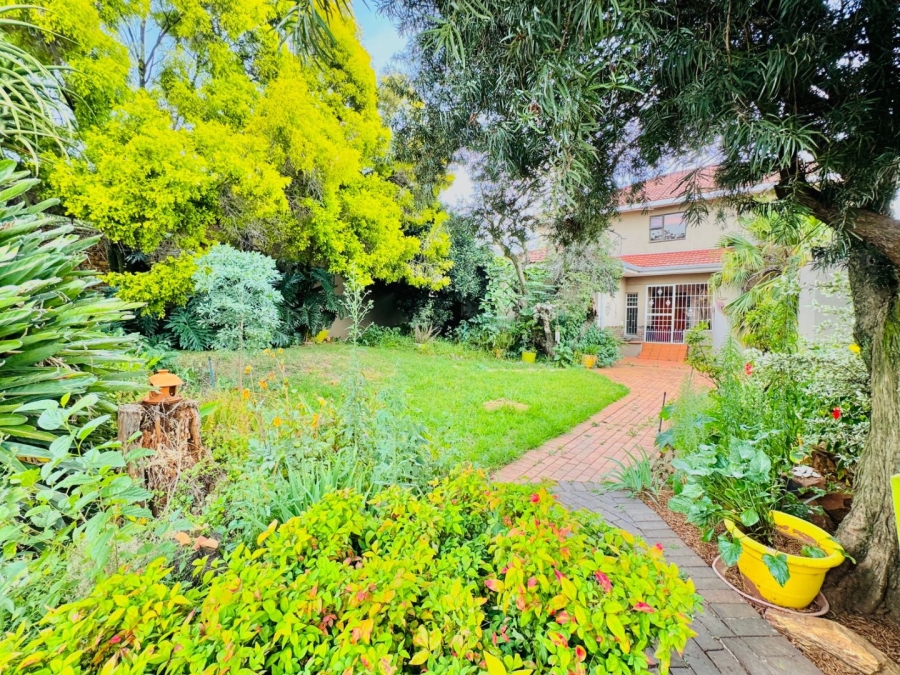 7 Bedroom Property for Sale in Kensington Gauteng