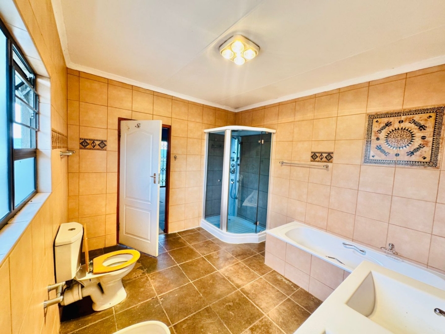 7 Bedroom Property for Sale in Kensington Gauteng