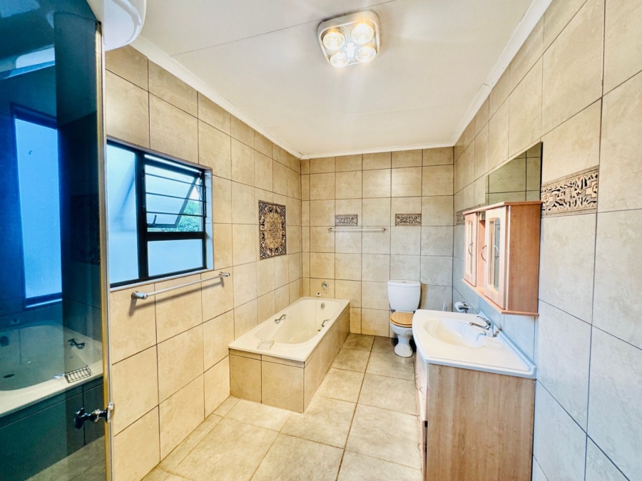 7 Bedroom Property for Sale in Kensington Gauteng