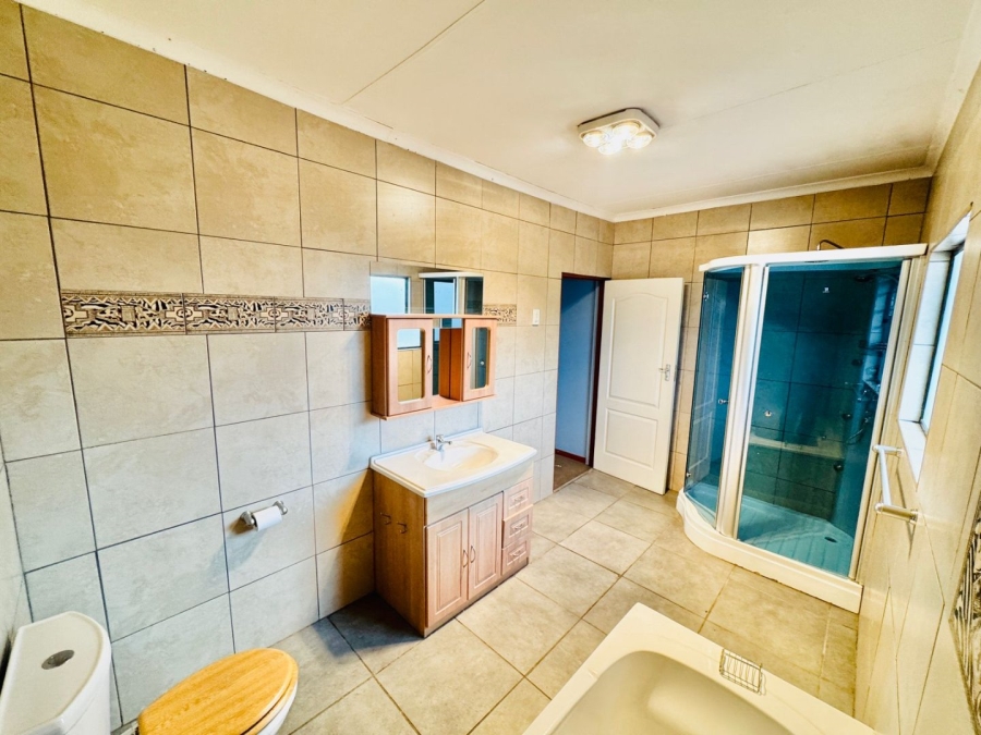 7 Bedroom Property for Sale in Kensington Gauteng