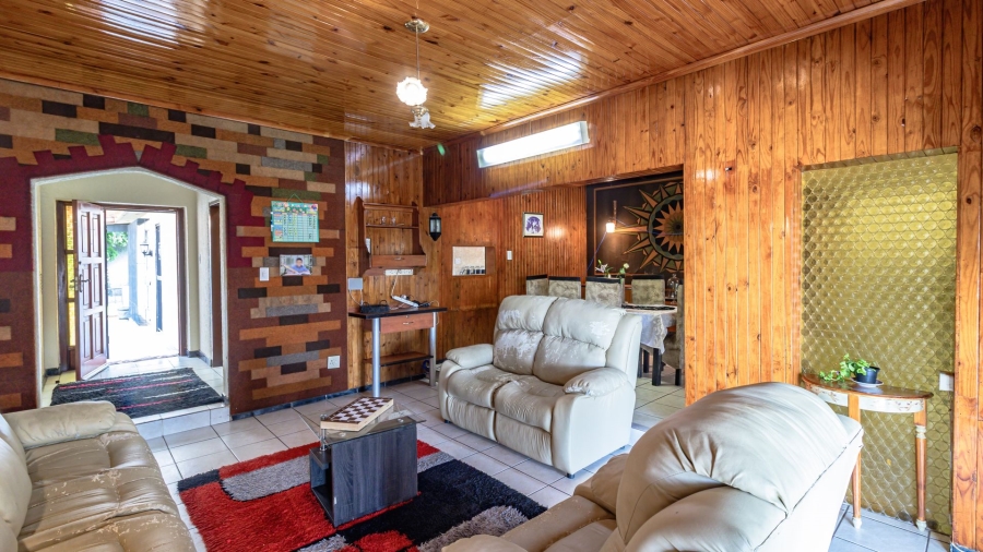 5 Bedroom Property for Sale in Mondeor Gauteng