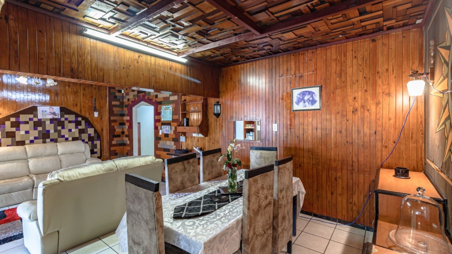 5 Bedroom Property for Sale in Mondeor Gauteng