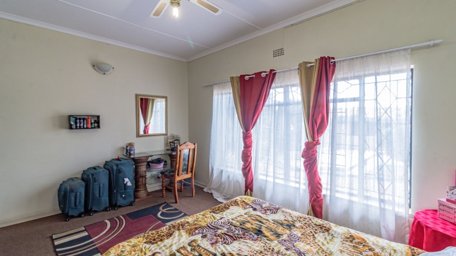 5 Bedroom Property for Sale in Mondeor Gauteng