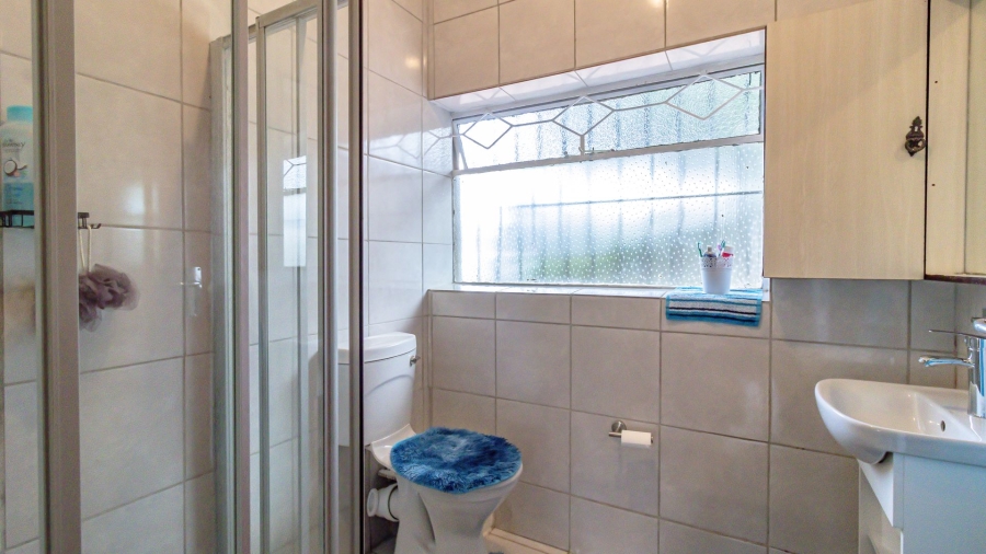 5 Bedroom Property for Sale in Mondeor Gauteng