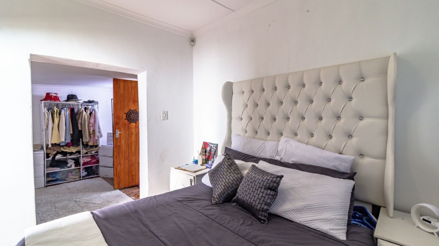 5 Bedroom Property for Sale in Mondeor Gauteng