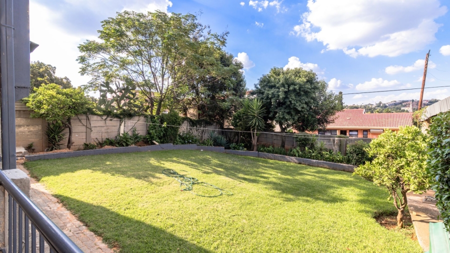 5 Bedroom Property for Sale in Mondeor Gauteng