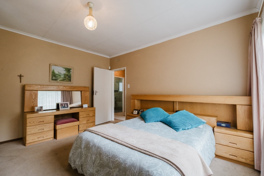 3 Bedroom Property for Sale in Glenvista Gauteng