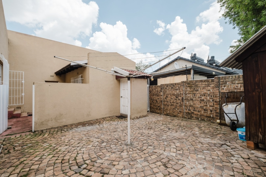 3 Bedroom Property for Sale in Glenvista Gauteng