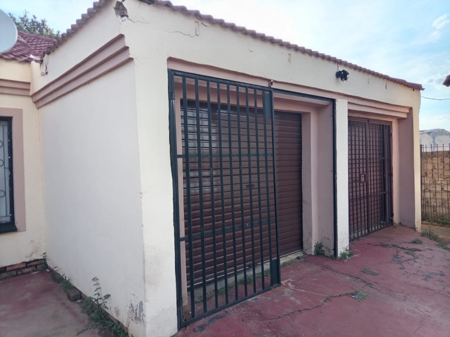 3 Bedroom Property for Sale in Soshanguve IA Gauteng
