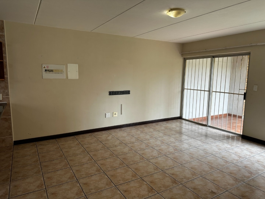 To Let 2 Bedroom Property for Rent in Sonneglans Gauteng