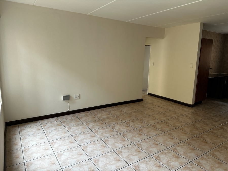 To Let 2 Bedroom Property for Rent in Sonneglans Gauteng
