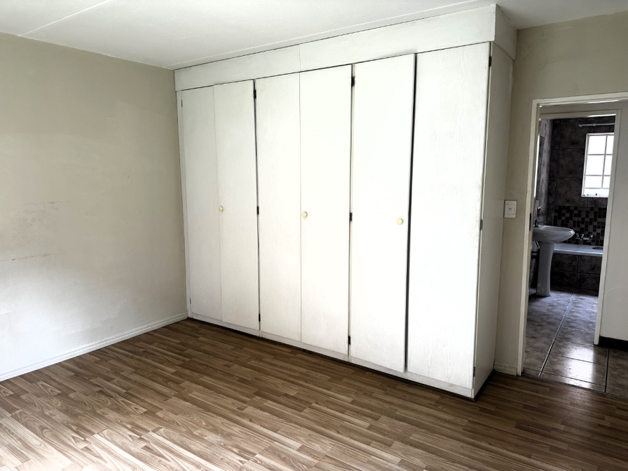 To Let 2 Bedroom Property for Rent in Sonneglans Gauteng