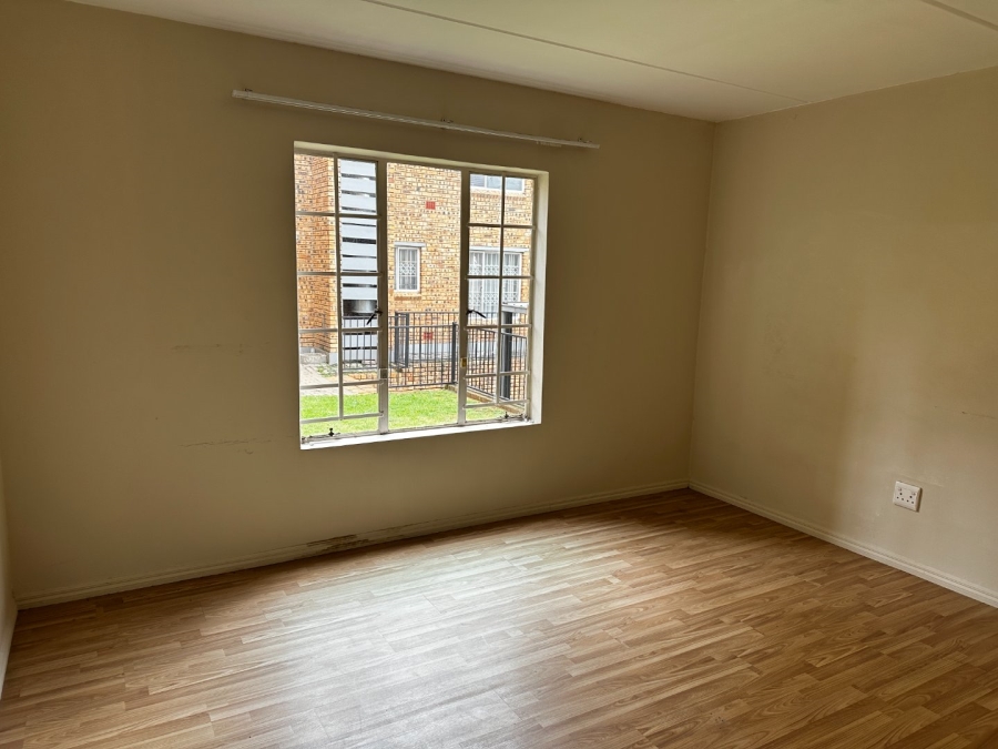 To Let 2 Bedroom Property for Rent in Sonneglans Gauteng